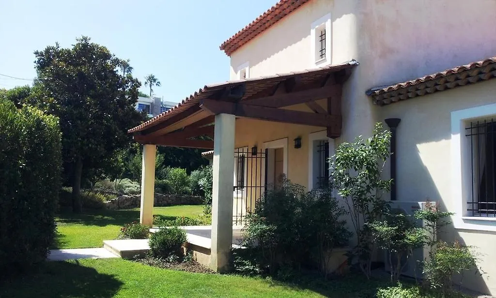 Villa Aloha Antibes Bed & Breakfast