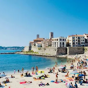 Apartment Appt Moderne Vieil 3 Piec, Antibes